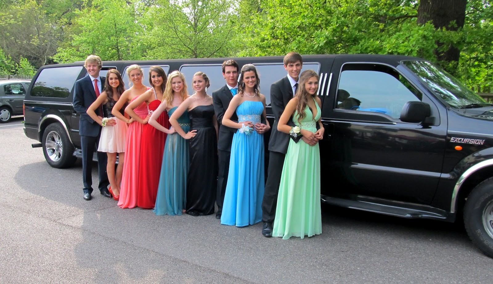 Know About Prom And Homecoming Limo Services Mississauga