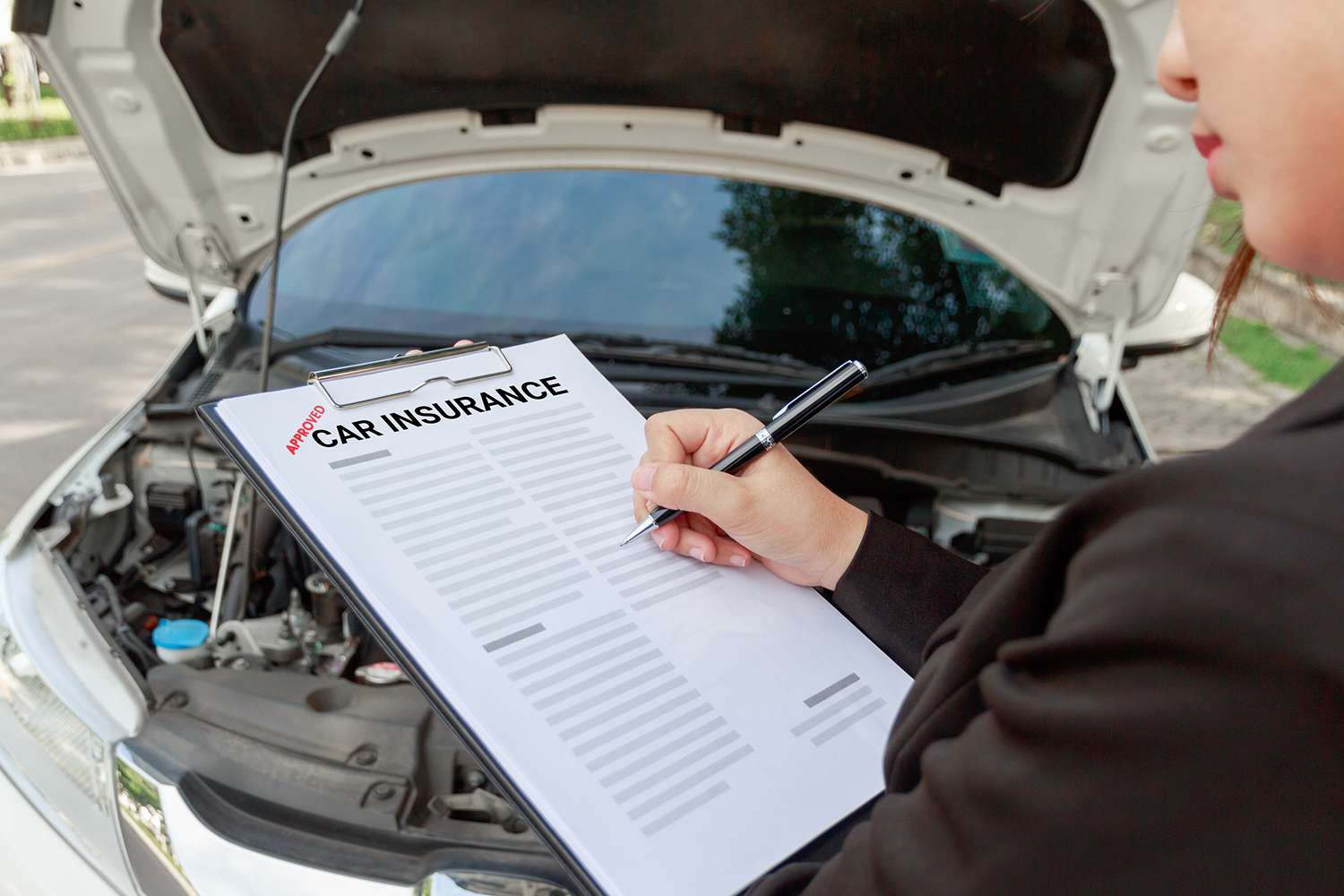 4 Ways That Knowing the True Car Value For Insurance Claims Will Help