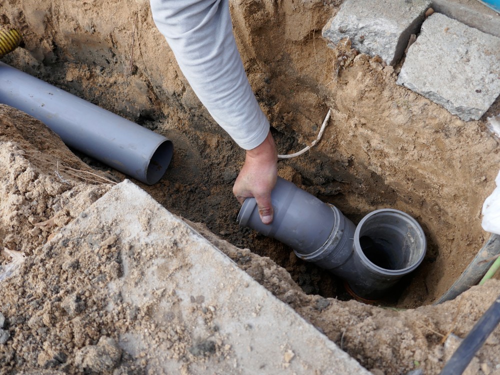 Comparing Trenchless Sewer Repair to Traditional Dig-and-Replace Methods