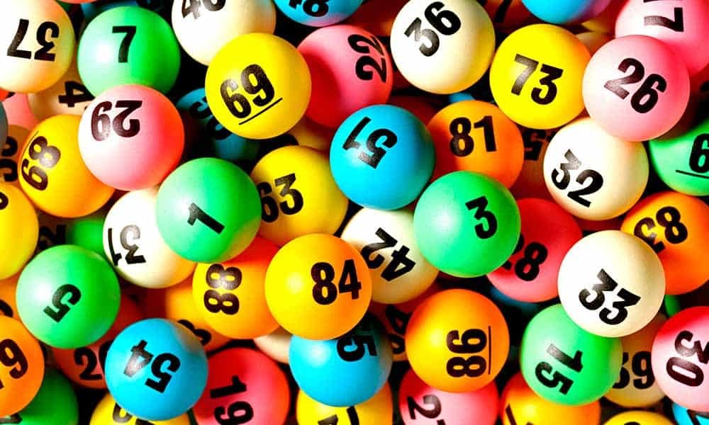 Online Lottery Players Staying Updated with Automatic Ticket Checking Alerts